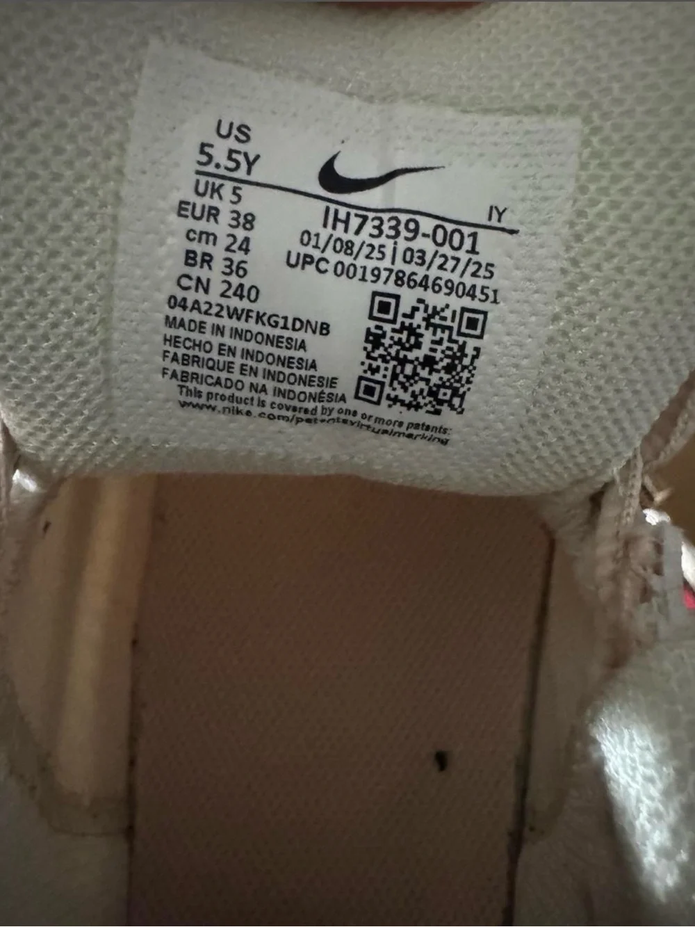 Nike Vomero 5 kids Cream & Light Pink Sneakers with Blue Accents